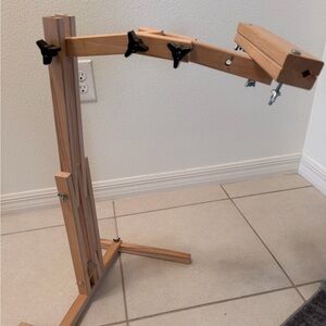 Adjustable Wooden Craft Stand